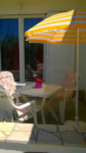 랍 섬의 테라스가 있는 예쁜 아파트먼트