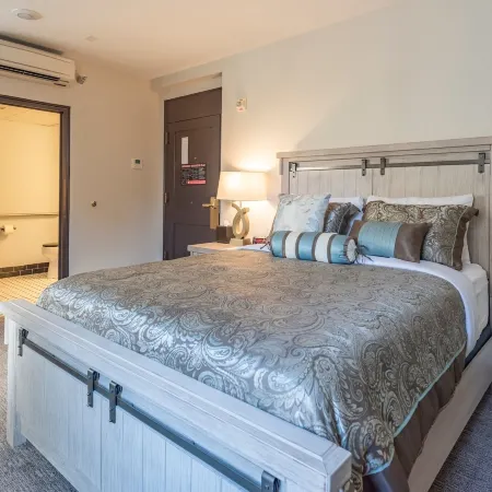 The Alonzo Ward Hotel
