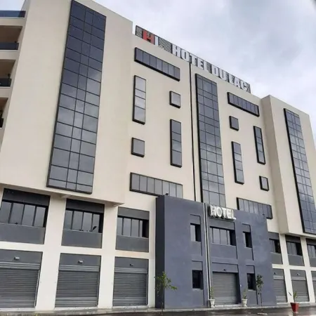 Hôtel du Lac Béjaïa Отели в г. Беджаия