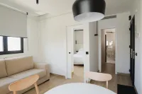 아주르 홈즈