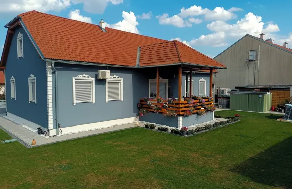 美麗的四卧室房屋，位於維因菲特爾