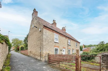 Host & Stay - Damson Cottage