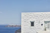 Limestone Hotels in Thira