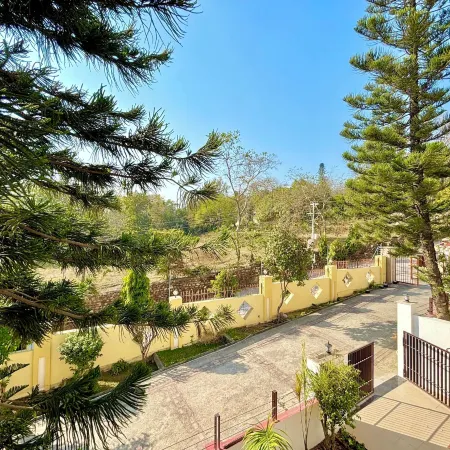 Luxury 4 Bedroom's Independent villa