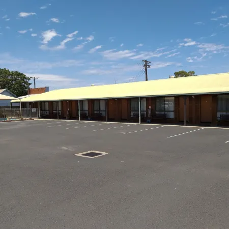 Country Mile Motor Inn