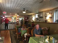 All Seasons Inn