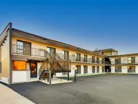 The Shamrock Hotels near Douglas Park