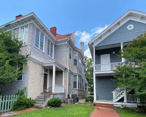 The Queen Anne Inn Hotels near Confederate Monument