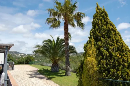 Charming 3-Bedroom Villa with WiFi and Central Heating in Beautiful Santa Bárbar