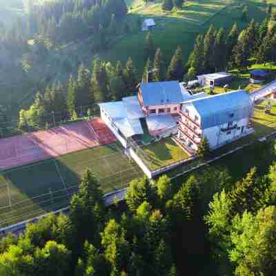 Resort EuroPark Fundata Hotel Exterior