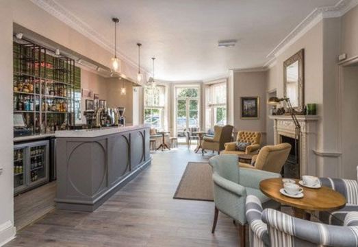 컨트리 리빙 호텔 랜스다운 그로브 배스