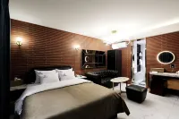 Cielo Hotel - Motels