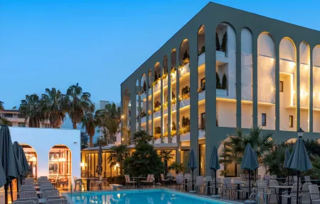 Flower Hotel & Resort