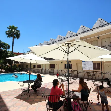 Hotel El Camino Inn & Suites