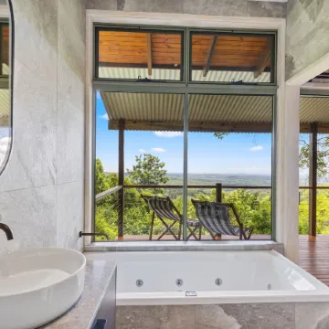 Treetops Seaview Montville Отели рядом с достопримечательностью «Виноградник Flame Hill»