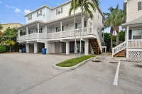 Coral Villa by AvantStay Close 2 DT Key West Shared Pool & Patio! 키웨스트 열대우림 식물원 주변 호텔