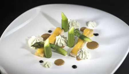 Logis Hôtel Restaurant les 2 Rives - A75, en Bordure de rivière Отели в г. Сен-Леже-де-Пейр