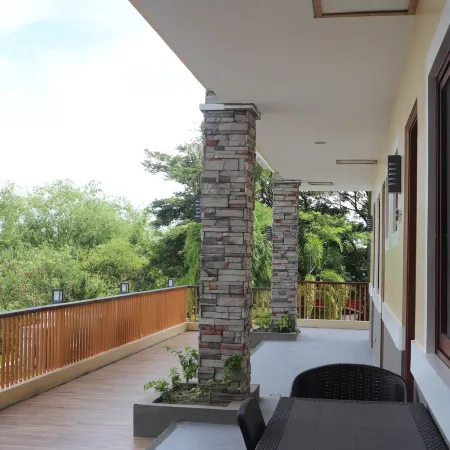 Sarojus Farmview Hotel