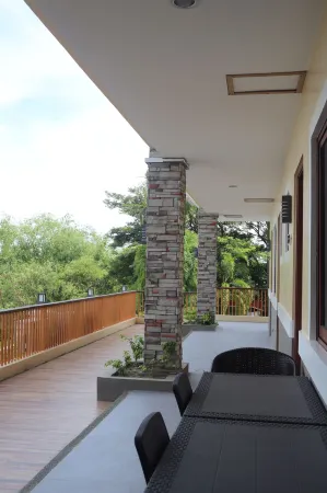 Sarojus Farmview Hotel Отели рядом с достопримечательностью «Iglesia Ni Cristo»