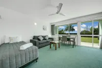 Reef Adventureland Motel Hotel di Calliope