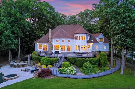 Paradise Pointe by Avantstay Lakefront + Views + Playset