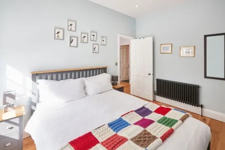 Host & Stay - the Old School House