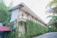 RedDoorz Plus Syariah at Lotus Hotel Bojonegoro
