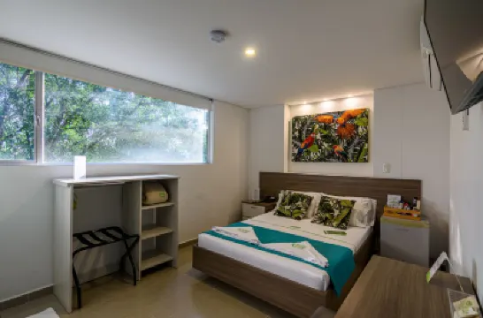 Lleras Green Hotel Hotels near Lleras Park