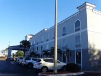 Ruskin Inn Tampa-Sun City Center - parking