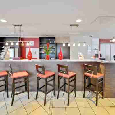 HOTEL PACIFIC HOTEL Fitness & Recreational Facilities