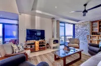 Sawubona Guesthouse Hotels in Beachview