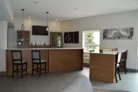 Days Inn by Wyndham Kingston - bar