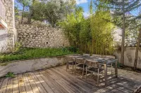 Apartment with garden