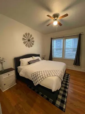 Charming Vintage Farmhouse 1 bedroom Garden Oasis Hotels in 