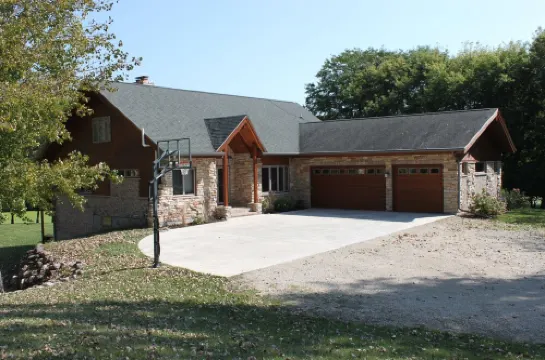 Great Location! June 1 - June 12th Available.