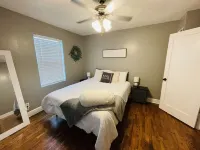 Cozy 3Br, Theater Room & FirepitNo Cleaning Fee! - 3-Star