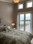 Rivendock Rookery II: Waterfront Home w/Dock & Stunning Views - Homestays