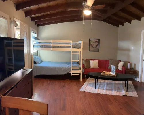 All Inclusive Amenities:Kayak,Sup,Pedal Boat,PingPong,Pickleball,Movie Nt &More! Hotels in Nice