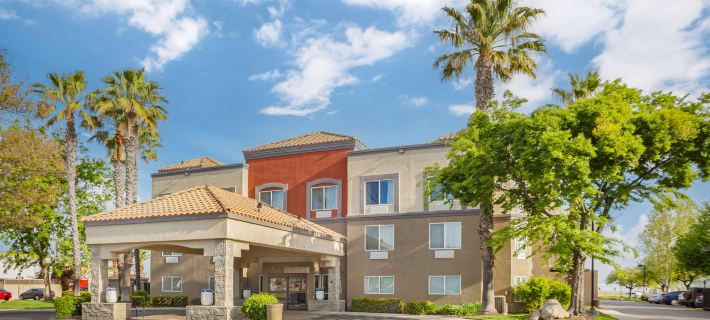 Best Western Plus Villa Del Lago Inn Hotels in Stanislaus County