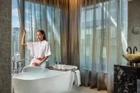 SO/ Auckland - spa
