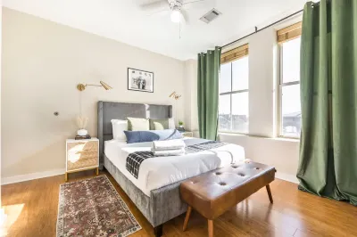 Modern Comfort and Cultural Charm - Chic Music-Inspired Retreat