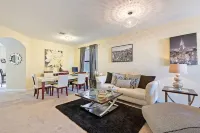 Sunset Villa - stunning 4BR home great for groups Hotels in der Nähe von Florida National University