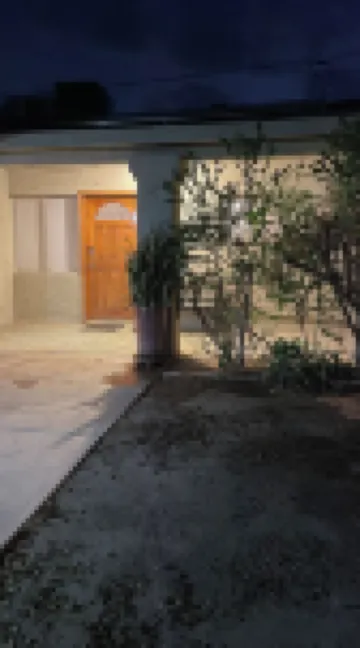 Charming 2-bedroom house in welcoming Yuma. Central location. WiFi washer dryer