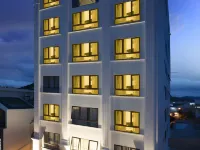 La Casa Hotel Nha Trang Hotels near Hon Chong