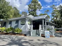 Charming Villa with Golf Course Views and Spacious Deck - Elegant Retreat