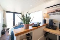 Rooftop Deck and Upscale Decor - Stunning Chic Retreat Hotel di County Brewster