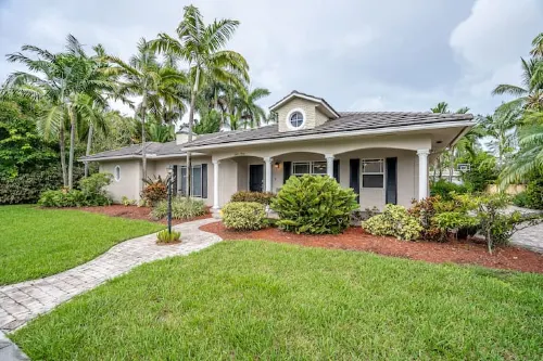 Heated Pool and Outdoor Dining - Charming Tropical Escape