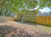 Enchanting Decor and Cozy Amenities - Magical Whimsical Retreat Отели рядом с достопримечательностью «Парк Джэксон Вью»