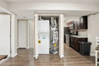 2 bed on 4th St and 15th Ave Hotel a 