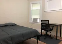 Private Apartment with Work Desks and Parking - Spacious and Inviting Hotels in Irvington